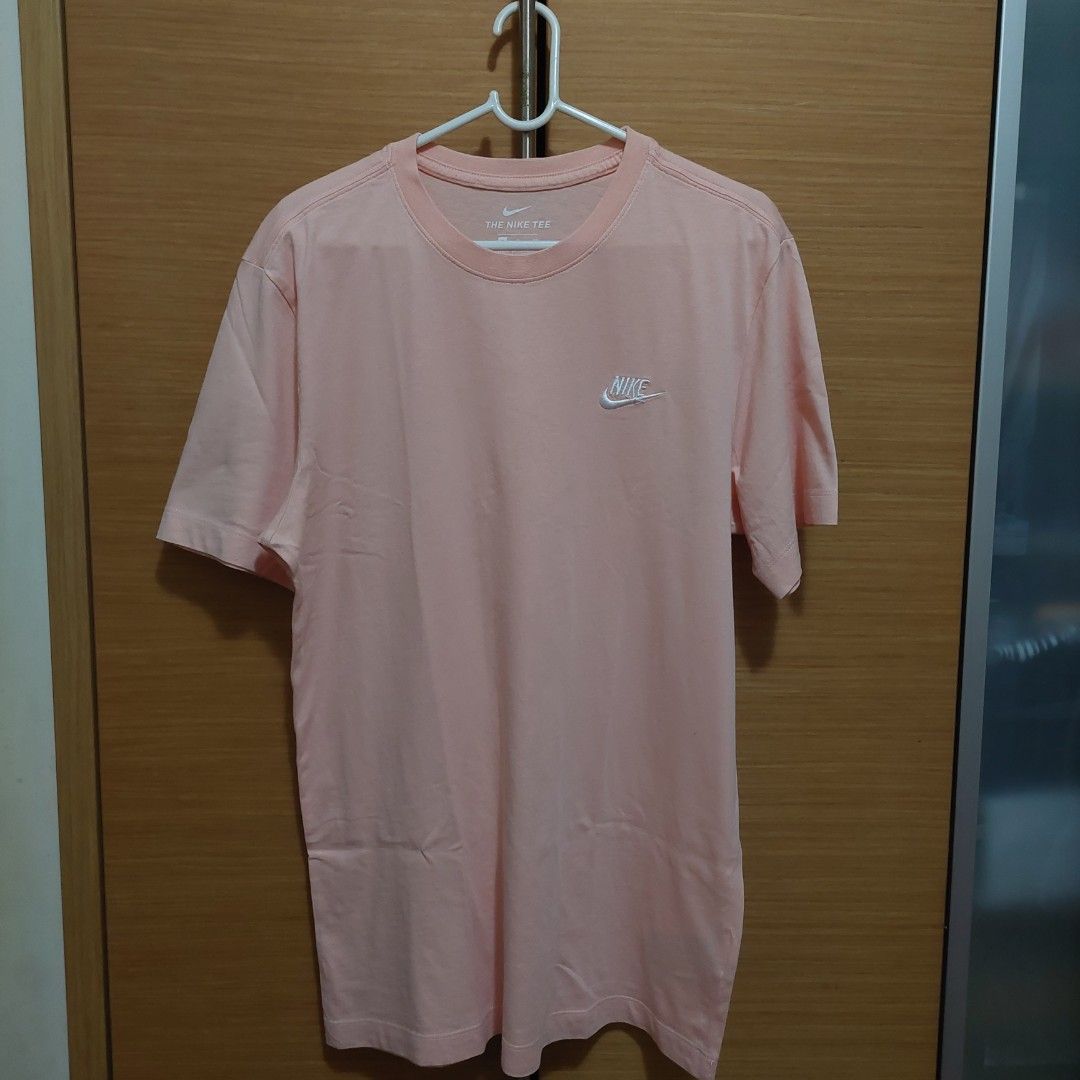 light pink nike shirt