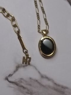 Nina Ricci gold tone necklace, unique