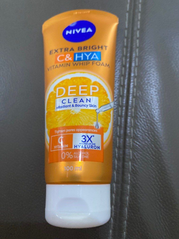 NIVEA Face Extra Bright C&Hya Vitamin Whip Foam 100 ml / Skin Care
