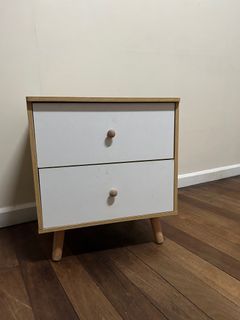 NORDIC BEDSIDE TABLE