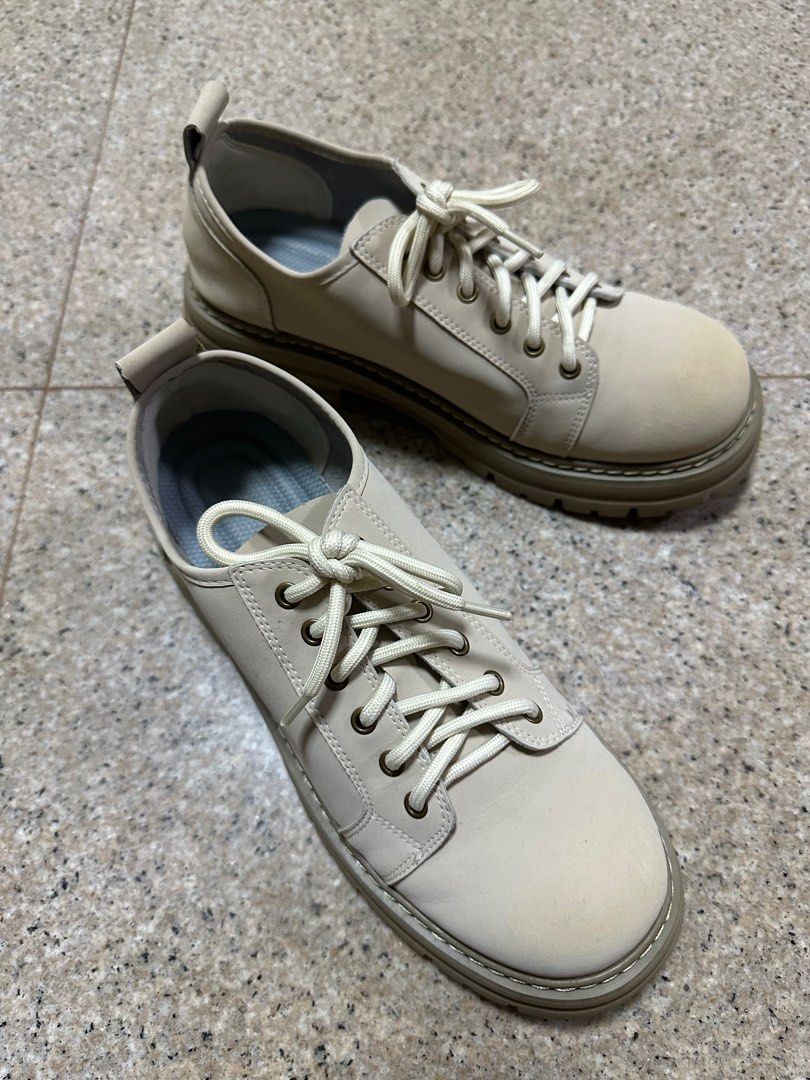 White shoe hotsell insoles