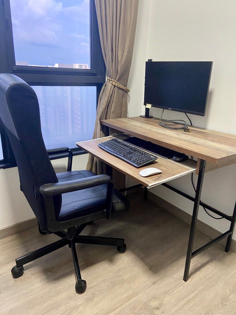 Office desk with keyboard tray ideal for smaller spaces