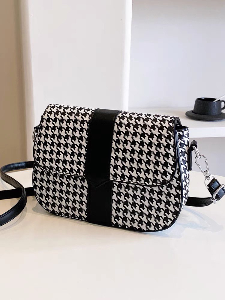 Fashionable Women's Handbag 2023 New Trendy & Niche Design Vintage  Houndstooth Shoulder & Crossbody Bag