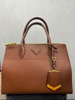 (Category: ) located in . Submitted by Raveena01 (Listing ID 1255211237, Image 1). Description: .