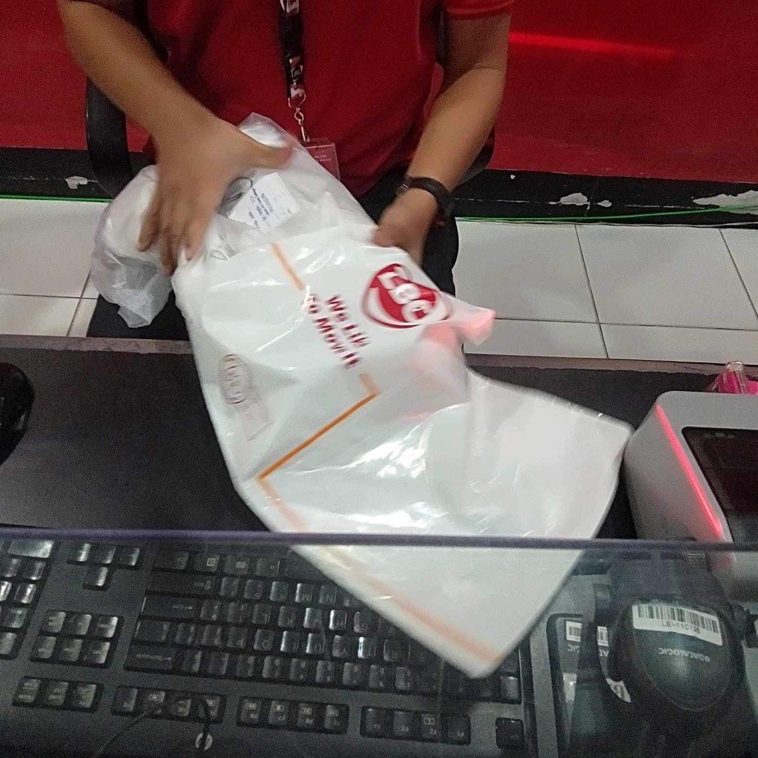 Proof of shipping (Category: Announcements) located in Paranaque City. Submitted by marjbpp (Listing ID 1255326686, Image 3). Description: .