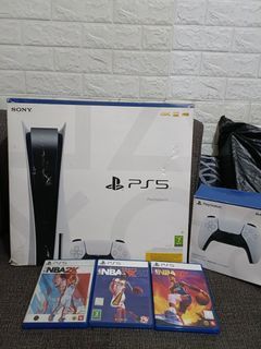Ps5 disc ed. Complete with 2 controller and games