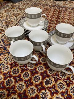Queen’s lux tea cup set