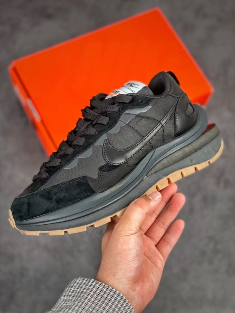 Sacai x Nike VaporWaffle black and gum 黑生膠減震耐磨低幫運動休閑