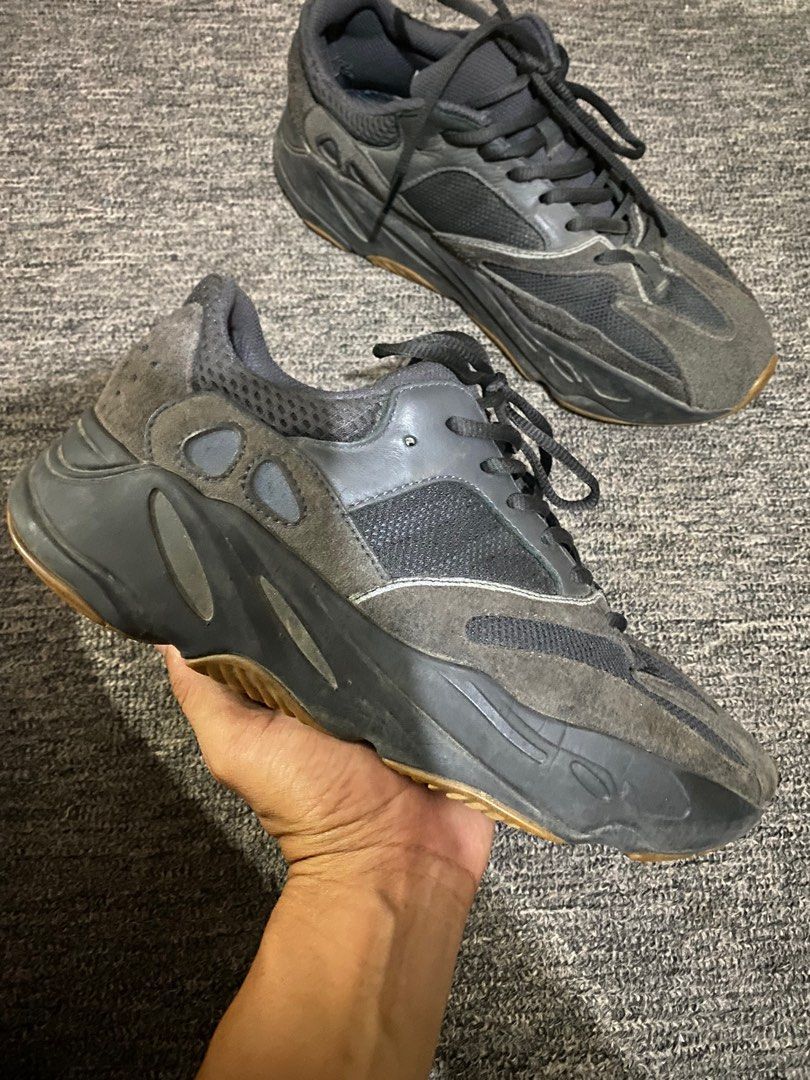 Sale Adidas Yeezy 700 size 8