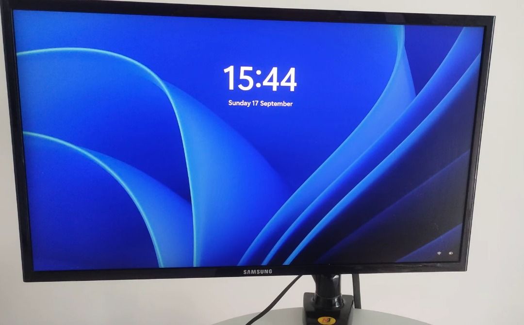 Samsung s24f350fh deals