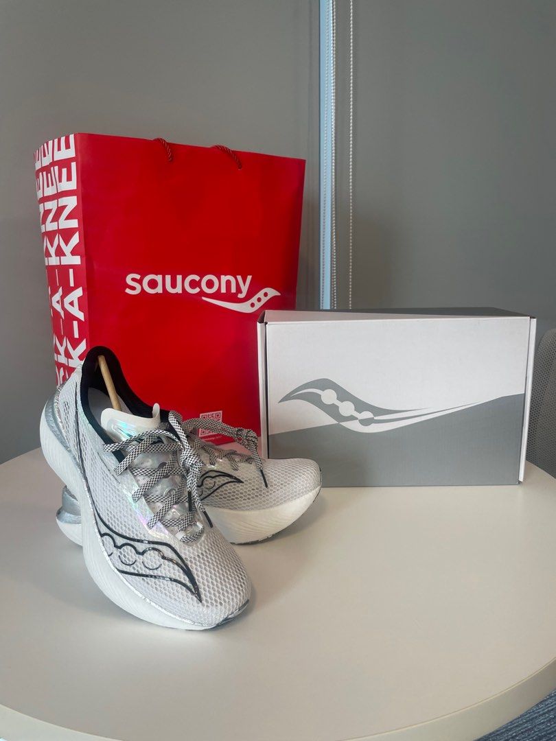 Saucony Endorphin Pro 3 White size US9
