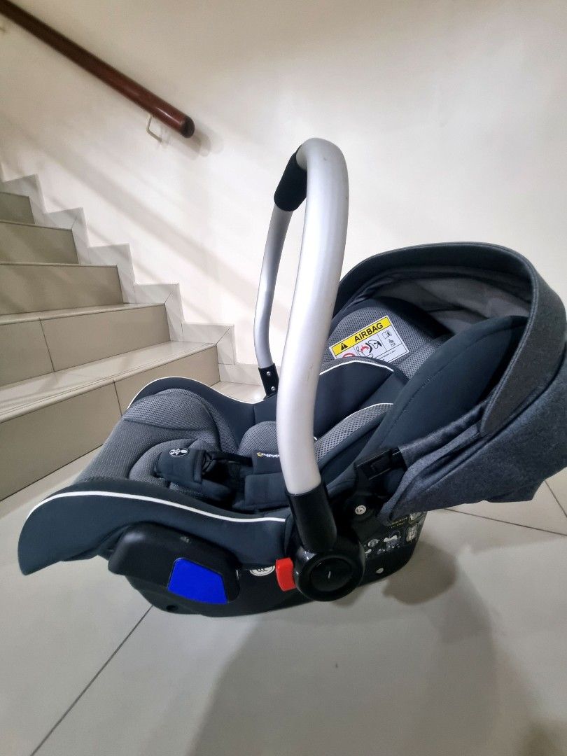 Second hand baby deals car seats for sale
