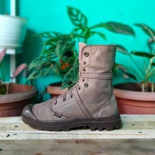 sepatu treking casual outdoor boots palladium size 41 second original