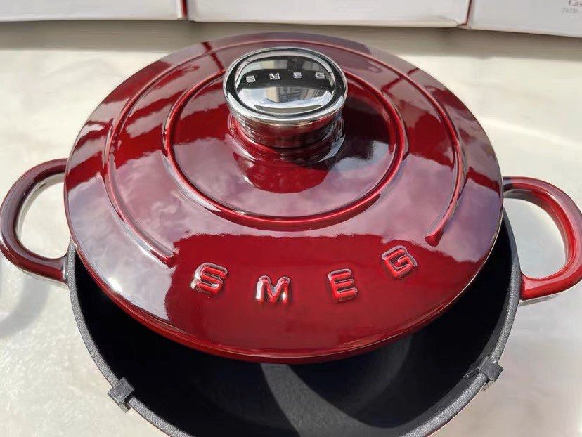 Smeg 5 qt Casserole Dish 9.5 with Lid - Red