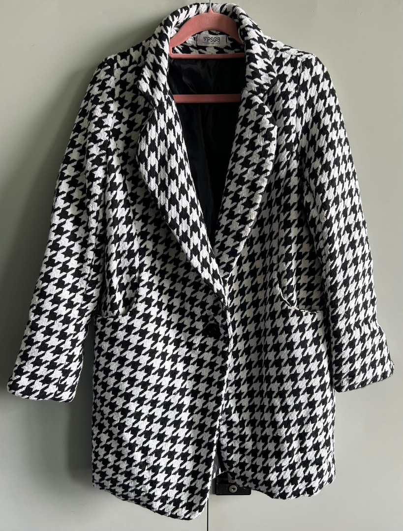 Stylish Chanel style tweed Hahnentritt pattern autumn / winter black ...