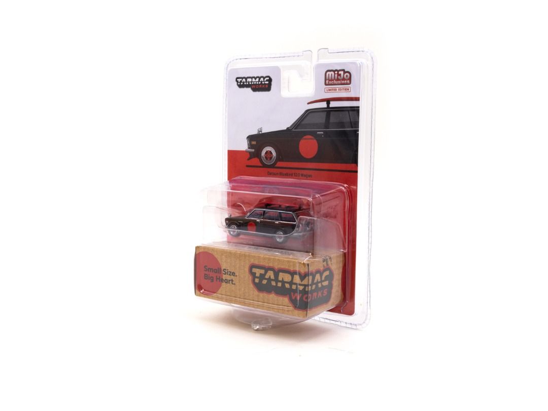 Tarmac Works GLOBAL64 1/64 Datsun Bluebird 510 Wagon Black - MIJO