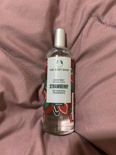 brand new the body shop strawberry body mist