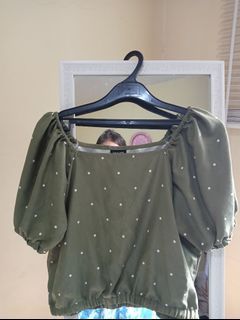This is April Green Top