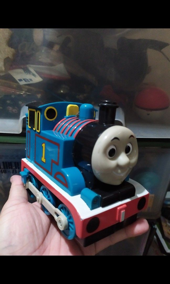 Thomas and friends train (Category: Vehicle & Diecast Models) located in Quezon City. Submitted by toys_r_here (Listing ID 1255201407, Image 1). Description: moving witth light As is po Pa check nlng ng condition sa pics What you see is what you get haggle pwede PM ME FOR MORE QUESTIONS First to pay gets the item ship pwed din Qc area near quezon ave. Payment pwede bdo bpi.