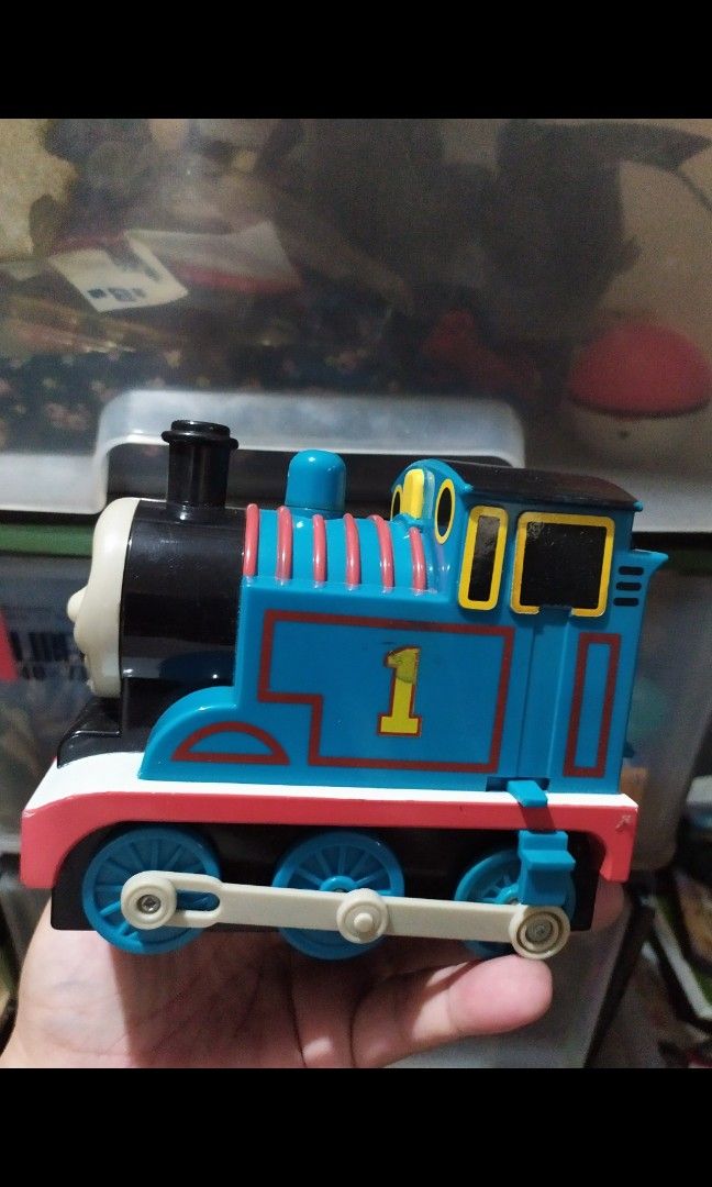 Thomas and friends train (Category: Vehicle & Diecast Models) located in Quezon City. Submitted by toys_r_here (Listing ID 1255201407, Image 3). Description: moving witth light As is po Pa check nlng ng condition sa pics What you see is what you get haggle pwede PM ME FOR MORE QUESTIONS First to pay gets the item ship pwed din Qc area near quezon ave. Payment pwede bdo bpi.