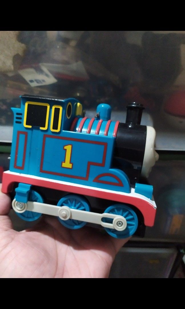 Thomas and friends train (Category: Vehicle & Diecast Models) located in Quezon City. Submitted by toys_r_here (Listing ID 1255201407, Image 2). Description: moving witth light As is po Pa check nlng ng condition sa pics What you see is what you get haggle pwede PM ME FOR MORE QUESTIONS First to pay gets the item ship pwed din Qc area near quezon ave. Payment pwede bdo bpi.