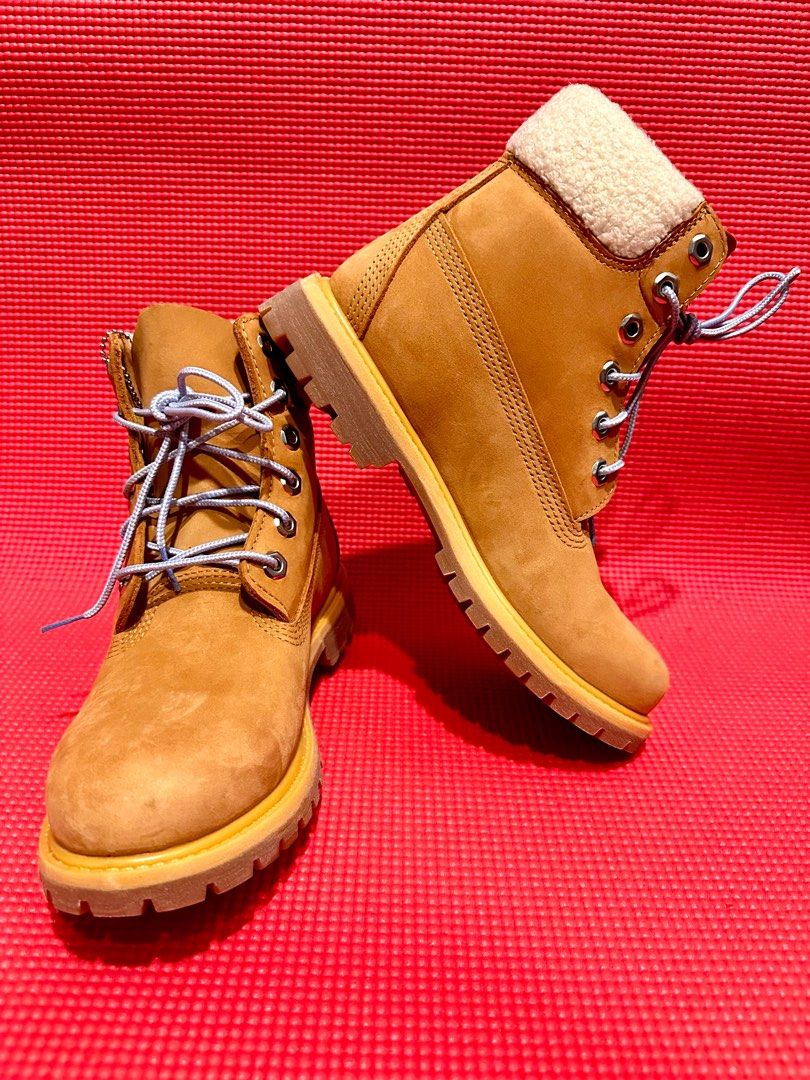 Red timberlands with fur hot sale