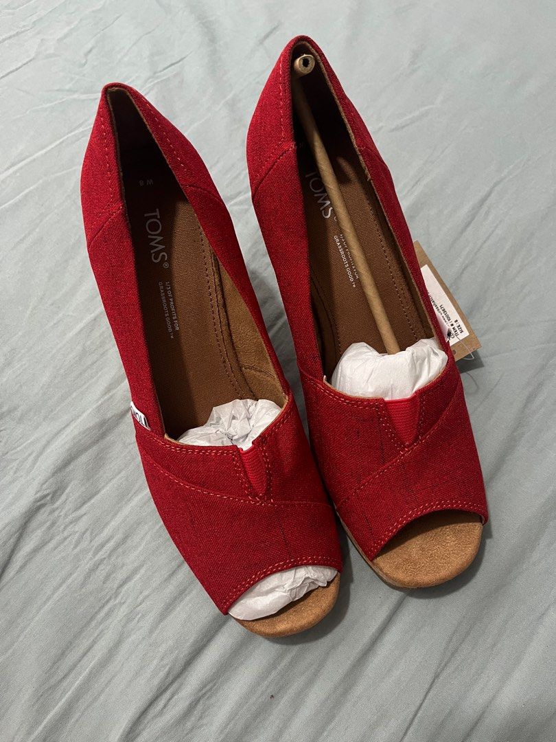 Toms red wedges 2025