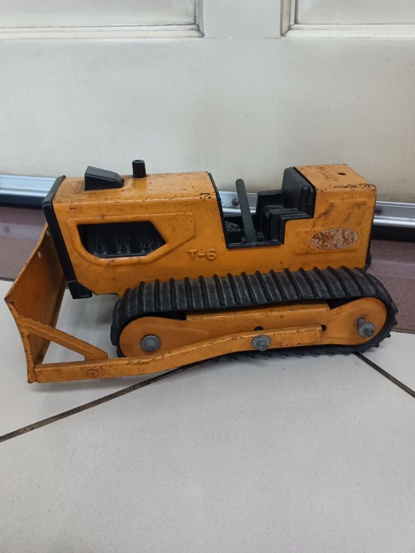 TONKA Vintage T 6 Pressed Steel Dozer w Rubber Tracks Vehicle