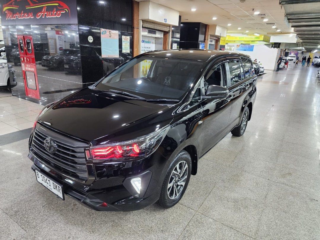 Toyota Kijang Innova Reborn V Luxury 2.0 At Special Edisi Iwan Tirta ...
