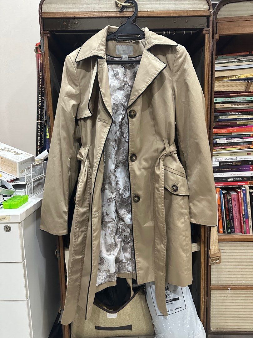Trench Coat Women Flower Hu0026M Autumn Series Special Edition, Women's  Fashion, Coats, Jackets and Outerwear on Carousell