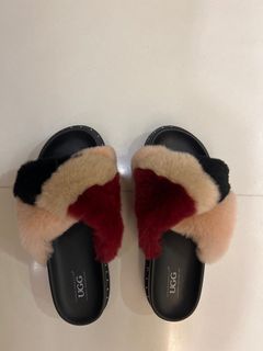 Fur on sale uggs sandals