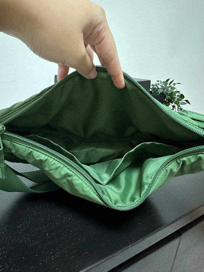 Uniqlo around Mini Shoulder Bag Green