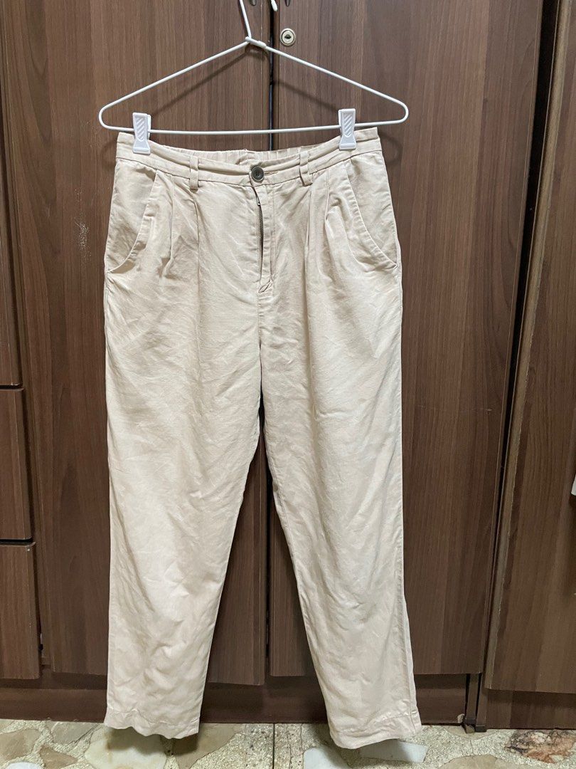 Uniqlo linen cotton pants (Category: Other Bottoms) located in Quezon City. Submitted by aaleys (Listing ID 1255223379, Image 3). Description: .