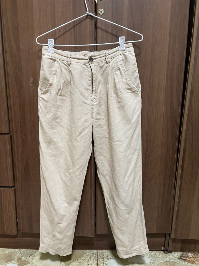 Uniqlo linen cotton pants (Category: Other Bottoms) located in Quezon City. Submitted by aaleys (Listing ID 1255223379, Image 1). Description: .