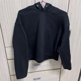 Uniqlo 連帽T：m號