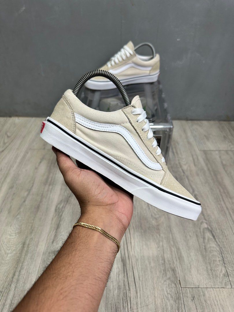 Vans (Category: Sneakers) located in Davao. Submitted by connected082 (Listing ID 1255382228, Image 3). Description: Size 6men / 7.5wo’s / 24cm As new condition .