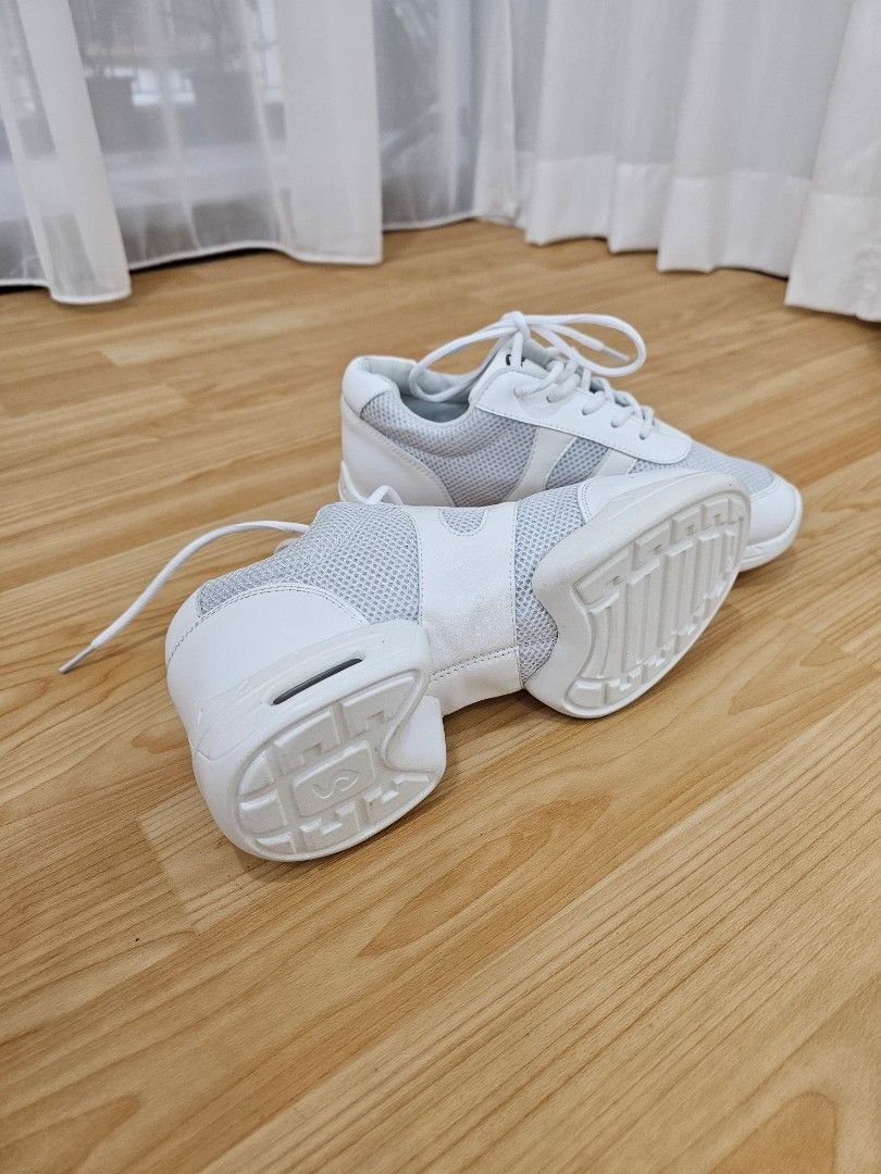 White high top outlet dance sneakers