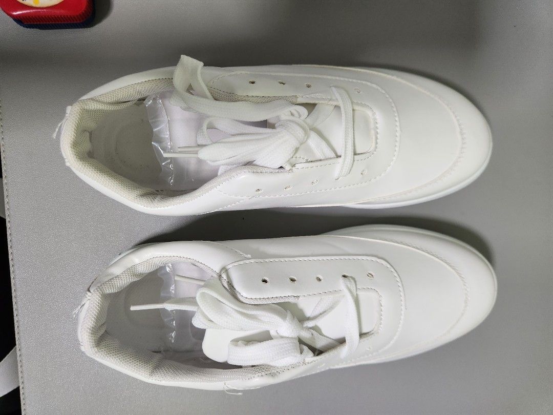 White shoes Women s Fashion Footwear Sneakers on Carousell