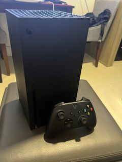 Xbox Series X - With Warranty, Travel Case and Hub