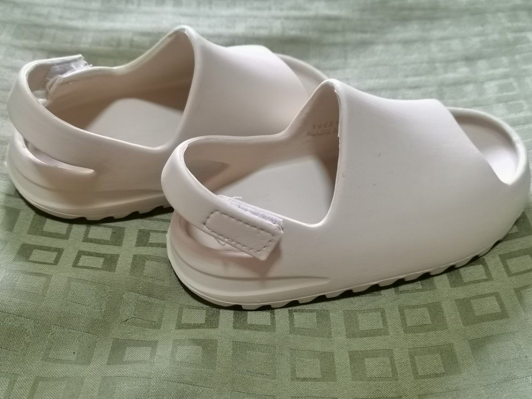 Yeezy Fashion Rubber Baby Sandals Size 24 25 16cm