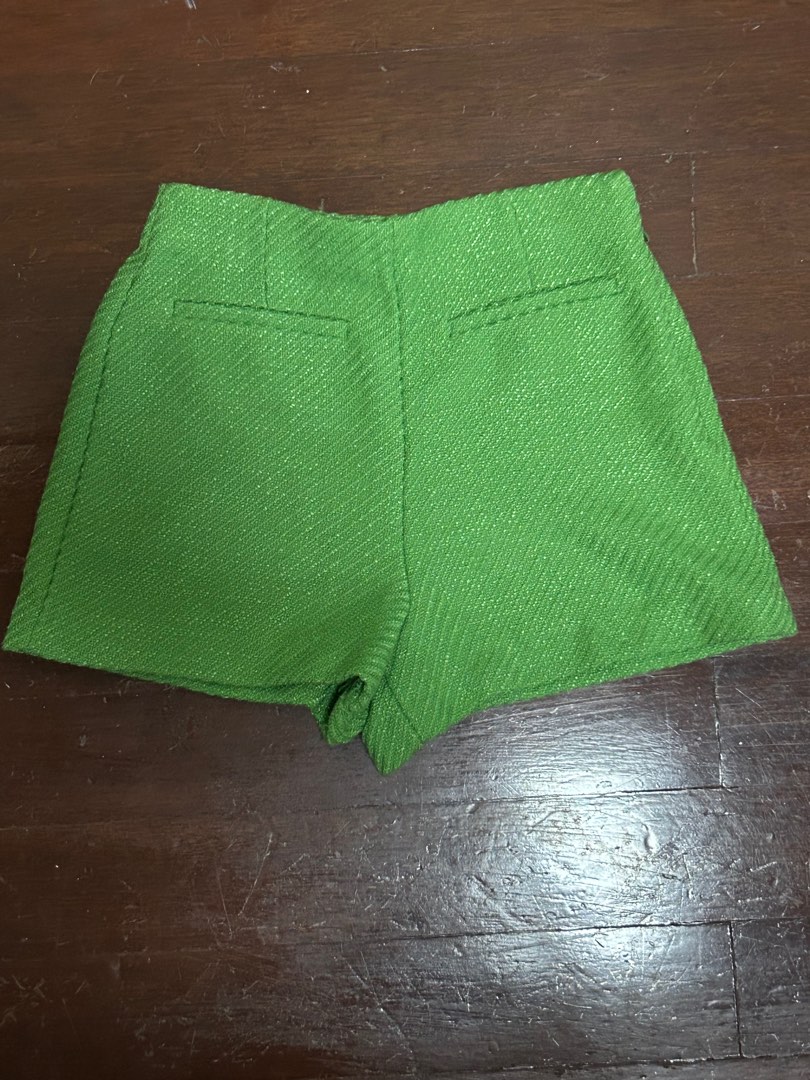 ZARA green shorts, Women's Fashion, Bottoms, Shorts on Carousell