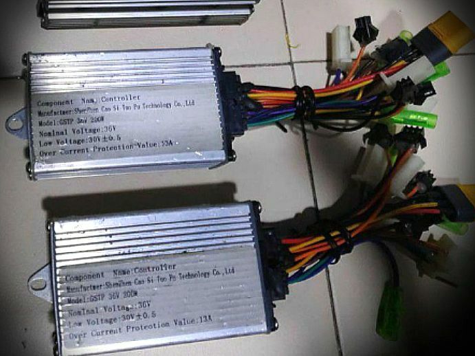 36v Controller (Category: E-Scooters & E-Bikes) located in Singapore. Submitted by syahfannytan (Listing ID 1253875827, Image 1). Description: 36v controller(Used) 2 x 36v 13a 200w @$16 each All still in good working condition Selling off due to unuse n upgraded. *What u see,what u will get*.