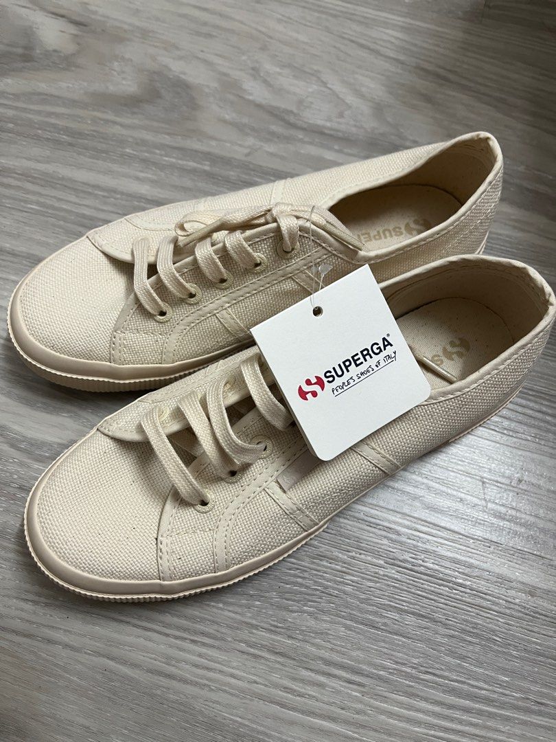 38 Superga classic total beige