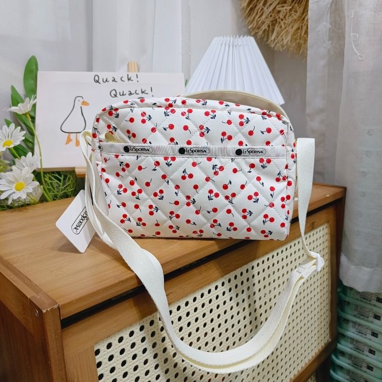 ■LeSportsac■×Megumi Kanzaki LARGE MULTI TOTE LARGE MULTI TOTEディープグリーンキルト（トートバッグ