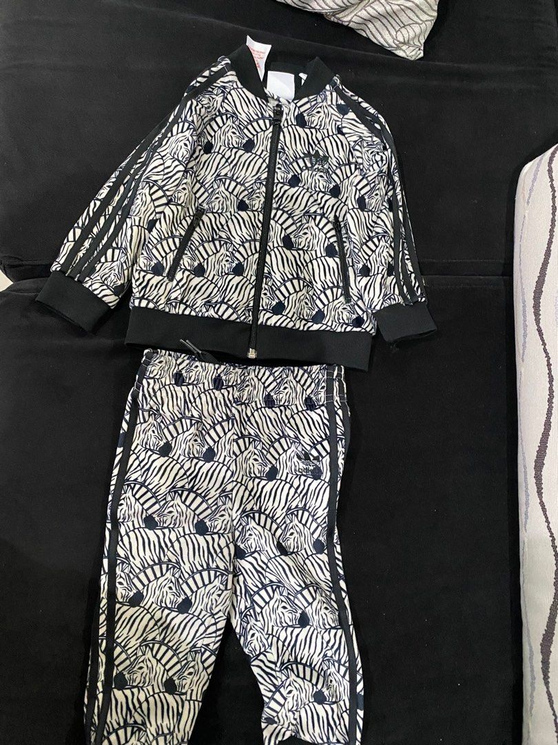 Adidas best sale zebra tracksuit