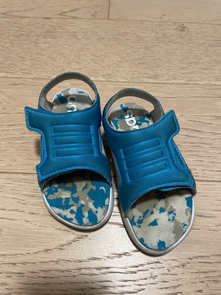 Adidas top baby slippers