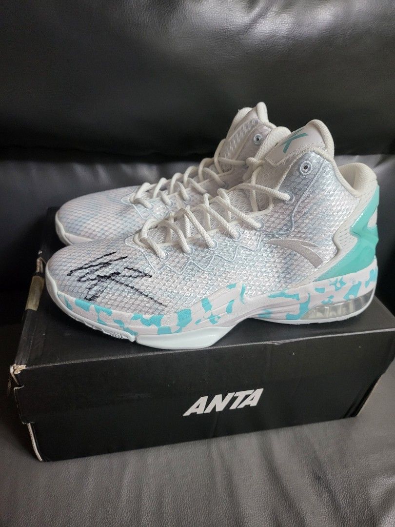 Anta with klay hand sign auto (Category: Sneakers) located in Manila. Submitted by popster21 (Listing ID 1255537764, Image 2). Description: size 9.5 anta shoes good for personal collection hand sign by klay thompson will share his photo if interested.. pm is the key.