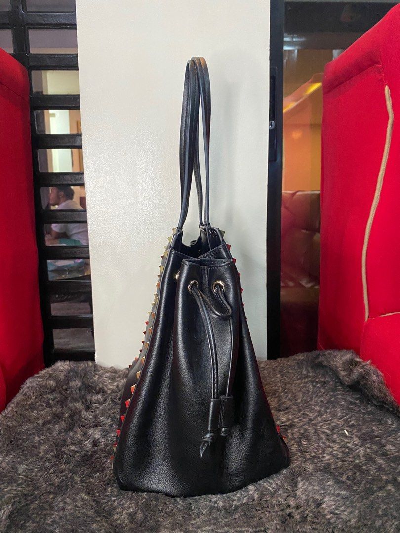 Valentino rockstud deals drawstring bag