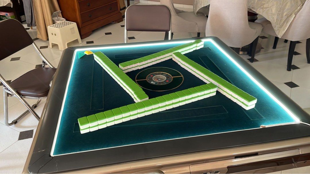 Led Mahjong $300 -Auto powered folding LED light mahjong table, Hobbies & Toys ...