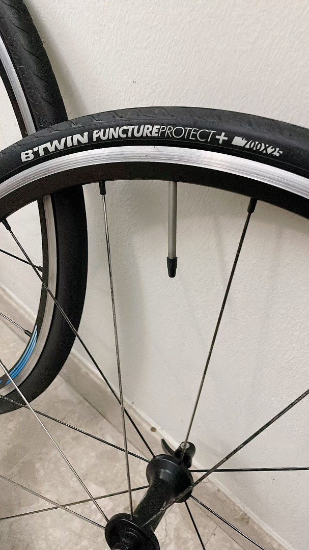 BTWIN Puncture protect 700x25 Tire Sports Equipment Bicycles